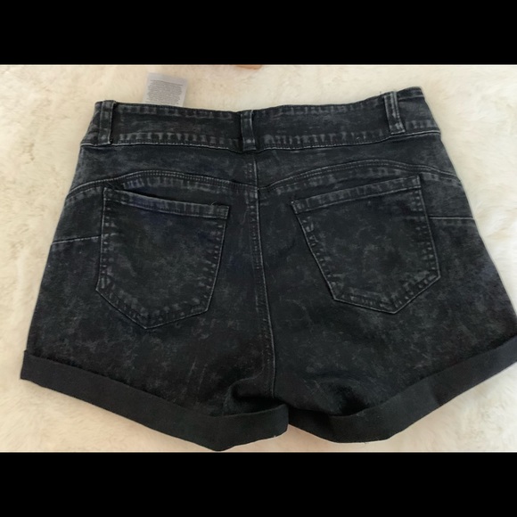 FB Sister Push Up Jean Shorts - Picture 2 of 5